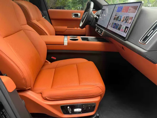 Li Auto L7 — Фото автомобиля 8