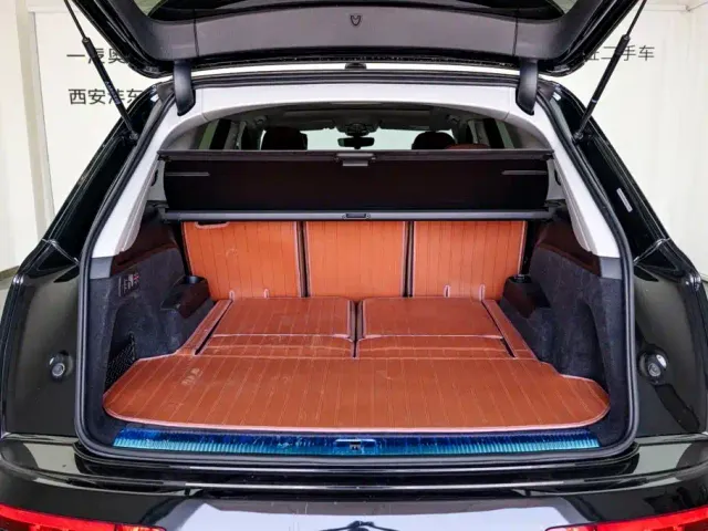 Audi Q7 — Фото автомобиля 22