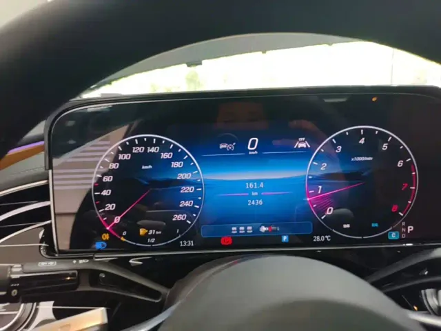 Mercedes-Benz E-Class — Фото автомобиля 11
