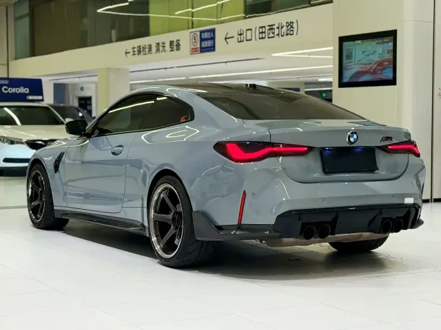 BMW M4 — Фото автомобиля 7