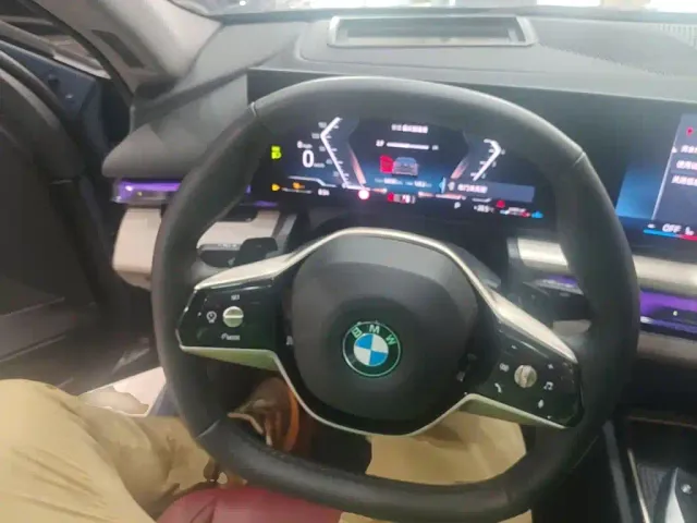 BMW 5 Series — Фото автомобиля 10