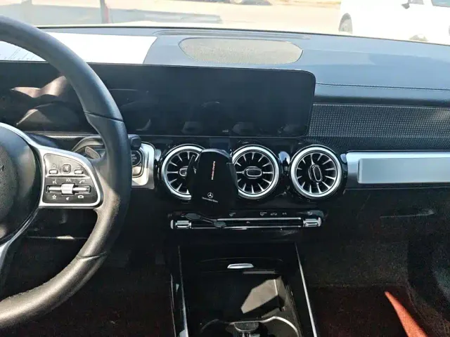 Mercedes-Benz GLB-Class — Фото автомобиля 13