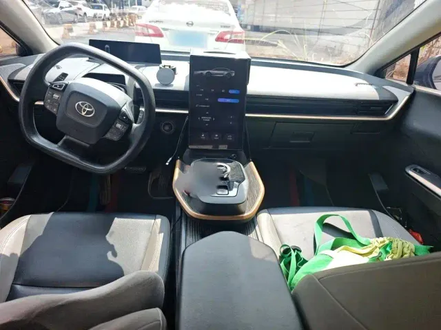 Toyota bZ3 — Фото автомобиля 12