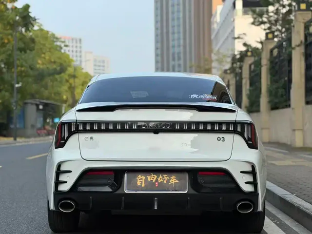 Lynk & Co 03 — Фото автомобиля 18