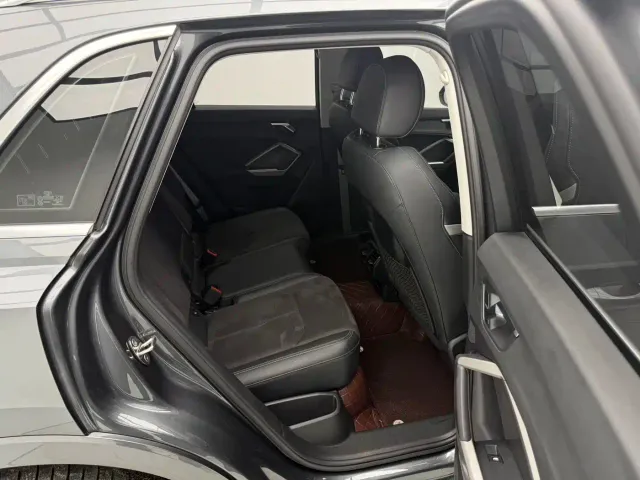Audi Q3 — Фото автомобиля 11