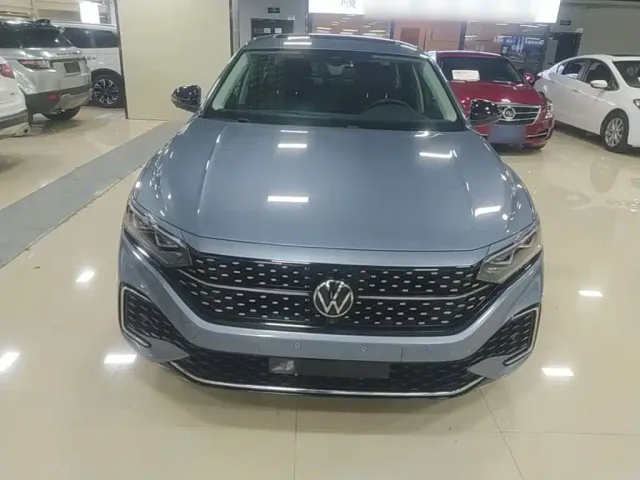 Volkswagen Passat — Фото автомобиля 2