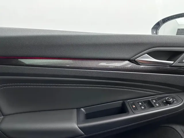 Volkswagen Golf — Фото автомобиля 18