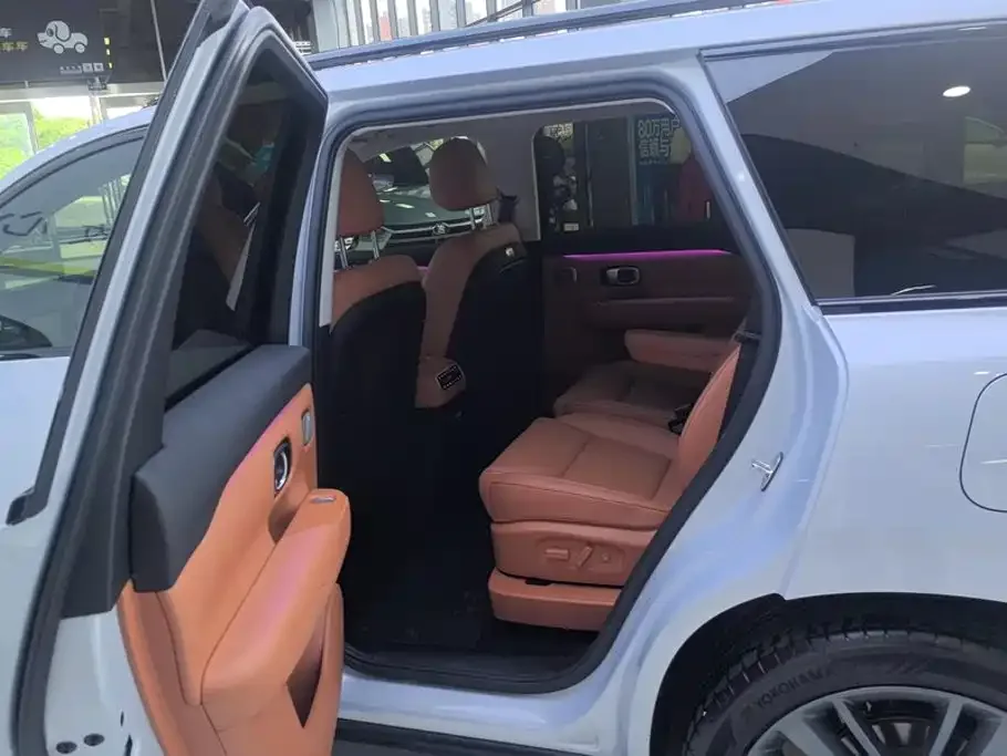 Leapmotor Leapmotor C16 2026 Model Year EREV 280 LiDAR Premium Edition 6-Seater — Фото автомобиля 11