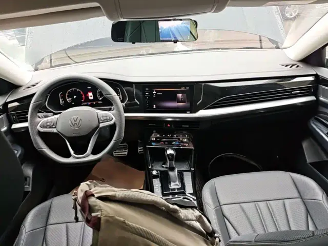 Volkswagen Passat — Фото автомобиля 9