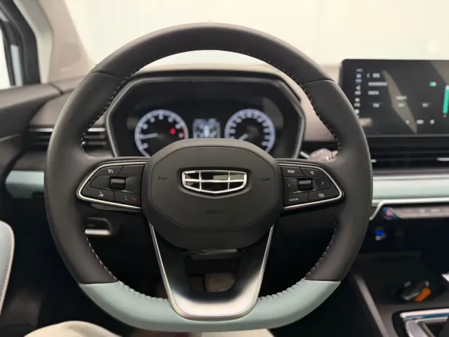 Geely Emgrand S — Фото автомобиля 9