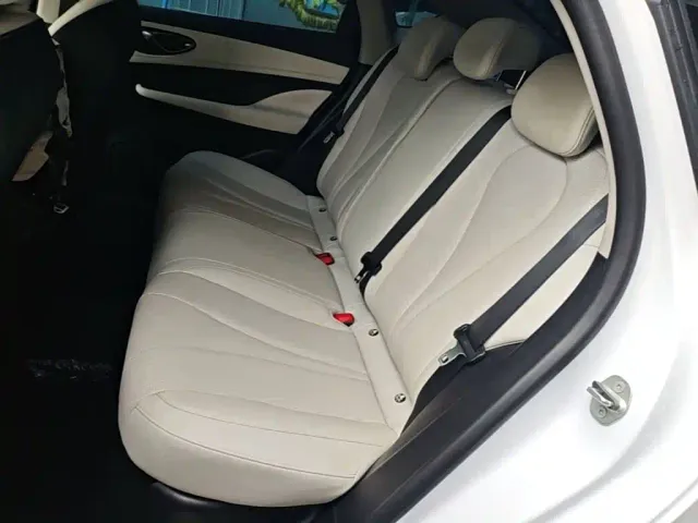 BYD Seal 05 DM-i — Фото автомобиля 16