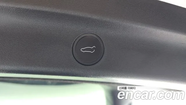 Tesla Model Y — Фото автомобиля 5