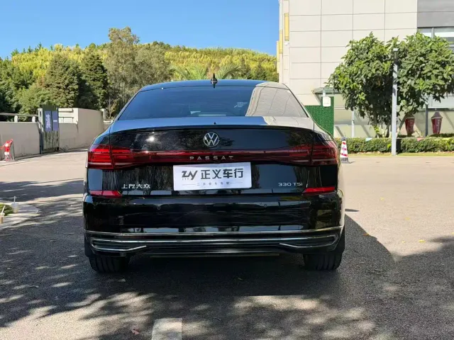 Volkswagen Passat — Фото автомобиля 5