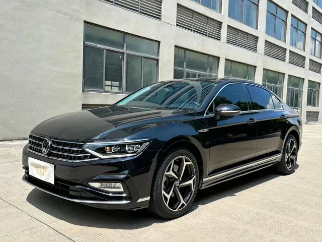 Фотография автомобиля — Volkswagen Magotan