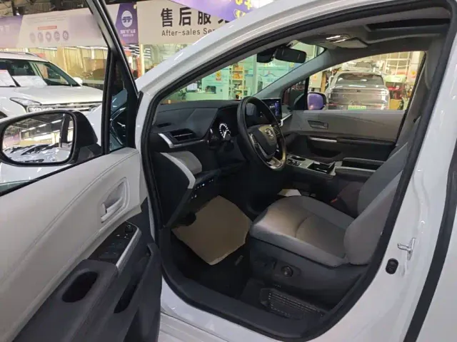 Toyota Granvia — Фото автомобиля 15