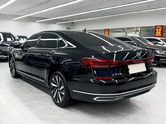 Volkswagen Passat — Фото автомобиля 4