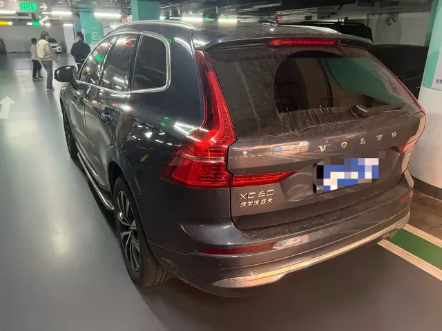 Volvo XC60 — Фото автомобиля 8