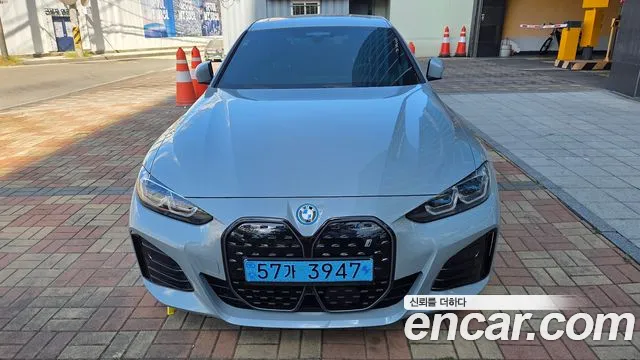 Фотография автомобиля — BMW i4