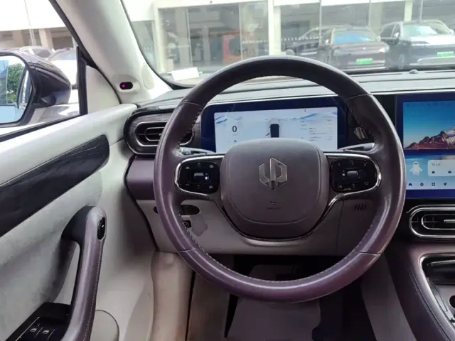 Leapmotor C11 — Фото автомобиля 14