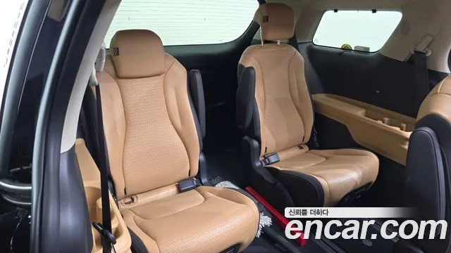Kia Canival Carnival 4 поколение Бензин 9 мест Signature — Фото автомобиля 9