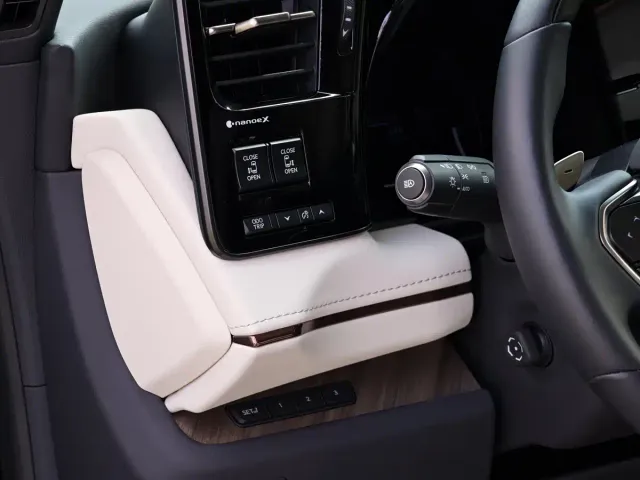 Lexus LM — Фото автомобиля 13