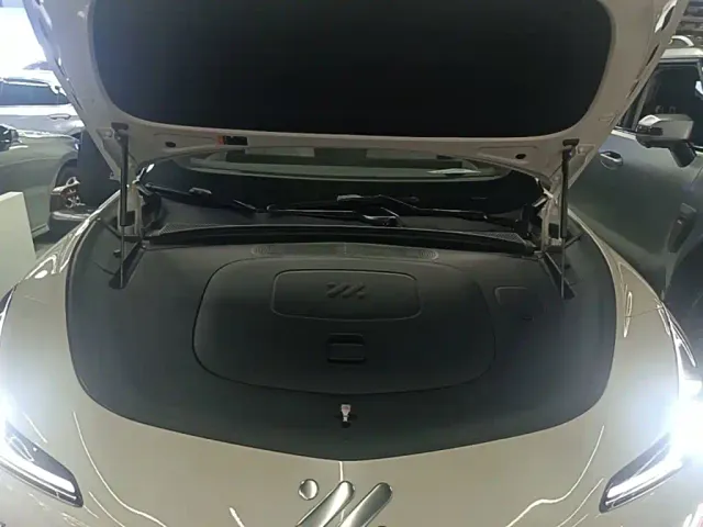 IM Motors LS7 — Фото автомобиля 19