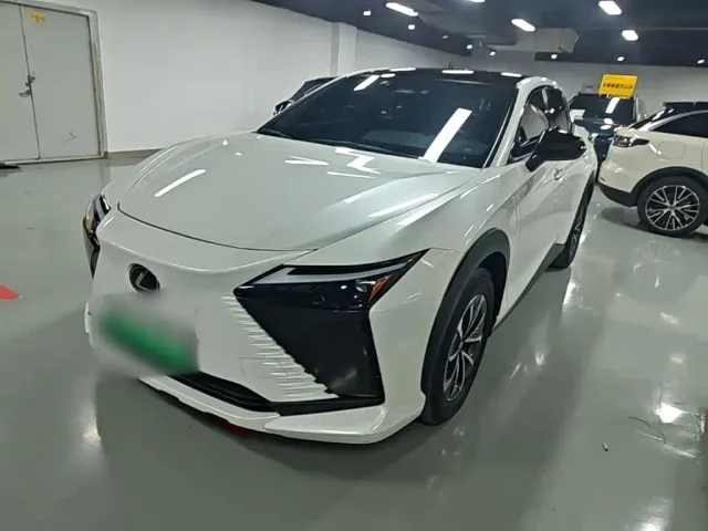 Фотография автомобиля — Lexus RZ