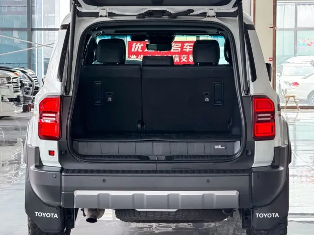 Toyota Prado — Фото автомобиля 6