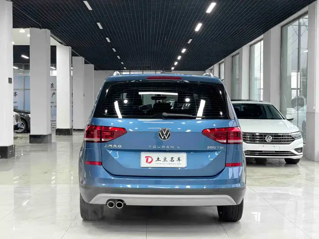 Volkswagen Touran — Фото автомобиля 5