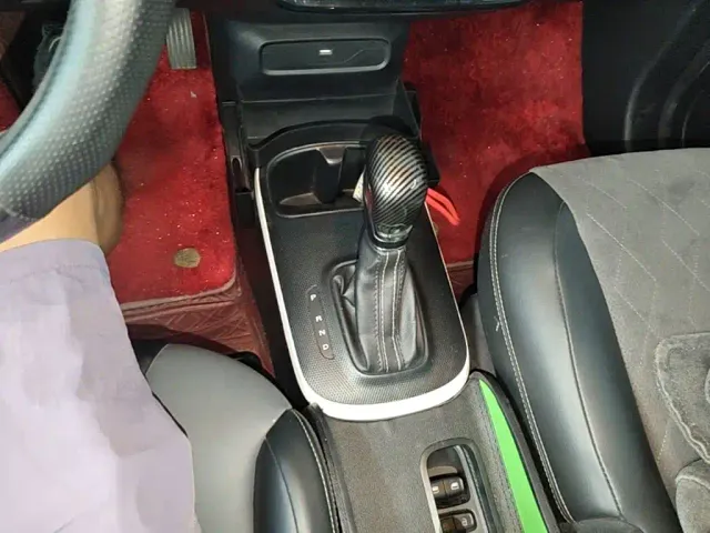 Roewe Clever — Фото автомобиля 13