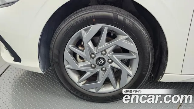 Hyundai Avante CN7 — Фото автомобиля 5