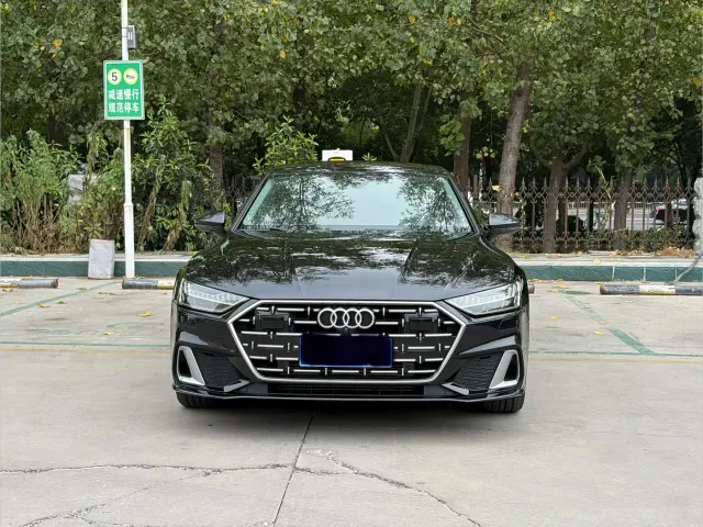 Audi A7L — Фото автомобиля 2