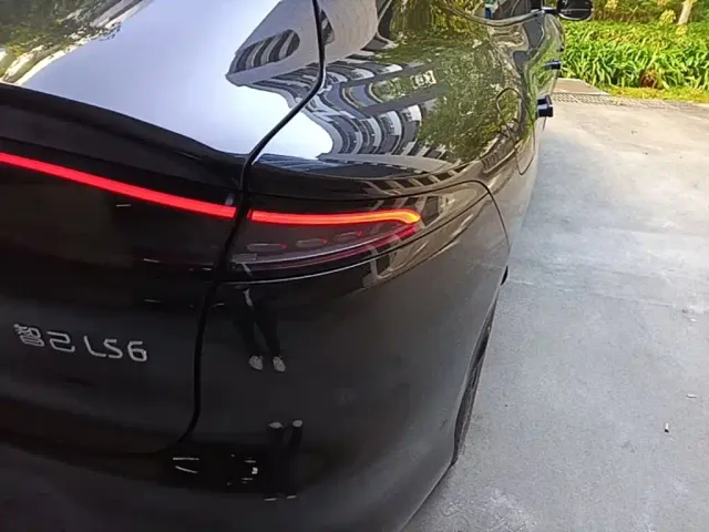 IM Motors LS6 — Фото автомобиля 7
