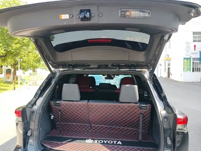 Toyota Crown Kluger — Фото автомобиля 18