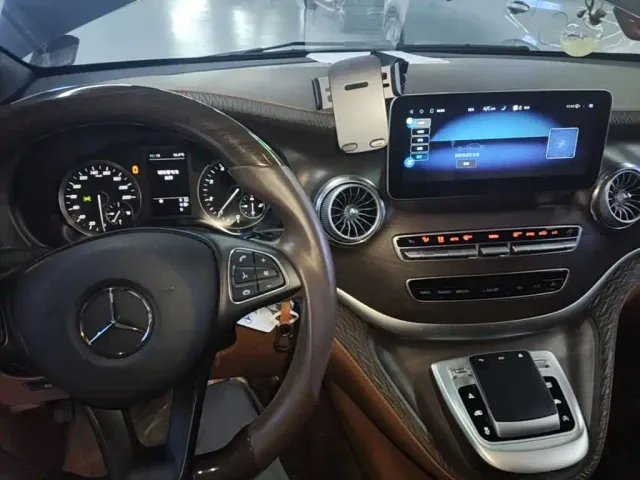 Mercedes-Benz Vito 2021 2.0T Business Edition 7-seater — Фото автомобиля 9