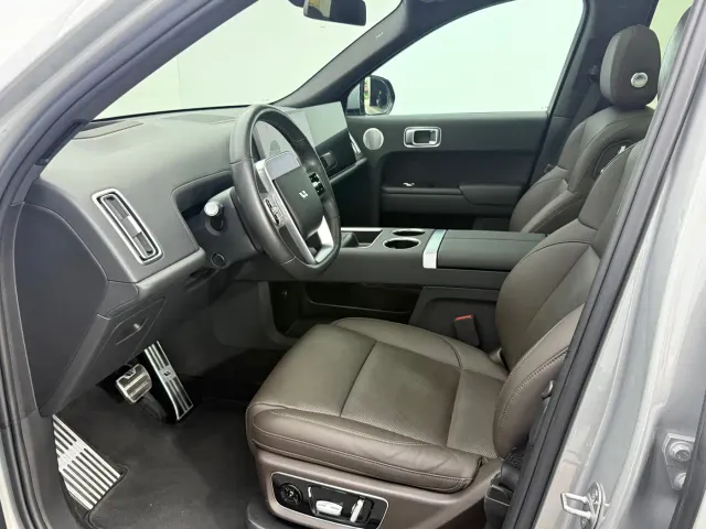 Li Auto L8 — Фото автомобиля 8