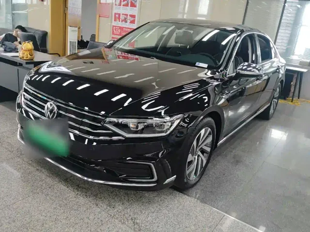 Фотография автомобиля — Volkswagen Magotan