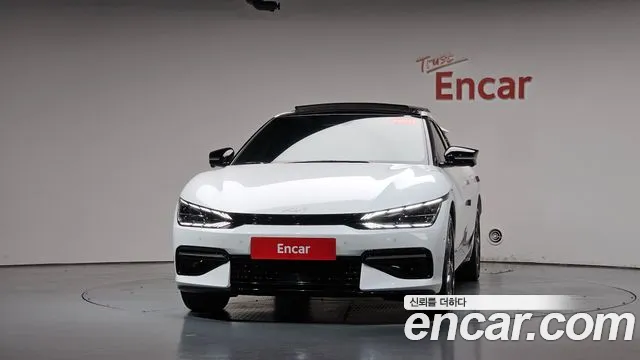 Kia EV6 — Фото автомобиля 2