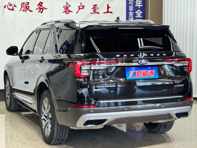 Ford Explorer — Фото автомобиля 4