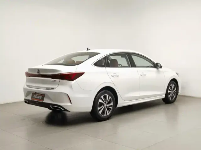 Changan Eado — Фото автомобиля 2