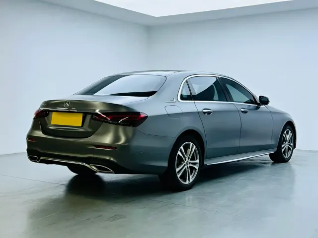Mercedes-Benz E-Class — Фото автомобиля 7