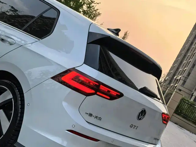 Volkswagen Golf GTI — Фото автомобиля 4