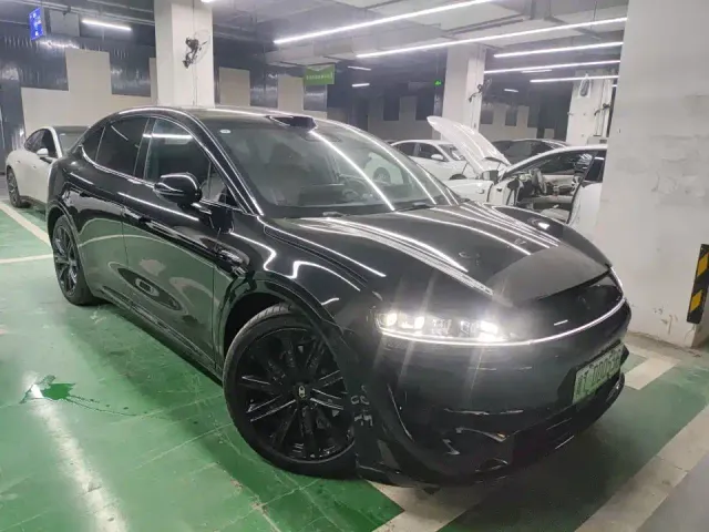 Zhijie Luxeed R7 2026 All-electric UItra — Фото автомобиля 2