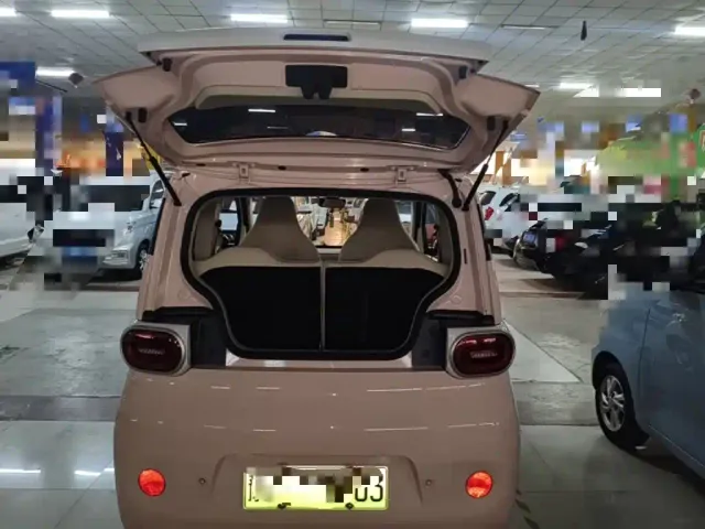 Wuling Hongguang Mini EV — Фото автомобиля 18