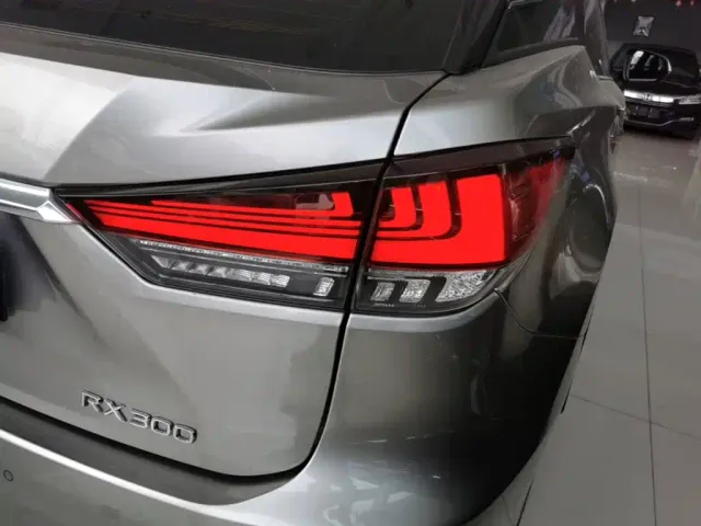 Lexus RX — Фото автомобиля 7