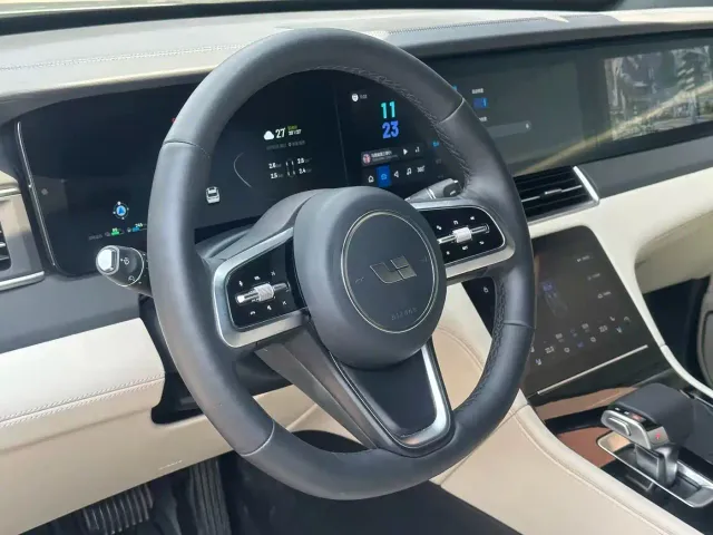 Li Auto ONE — Фото автомобиля 7