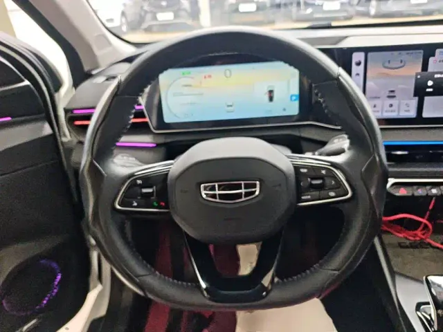 Geely Binrui — Фото автомобиля 10