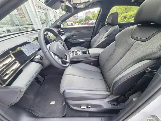 BYD Qin L — Фото автомобиля 4