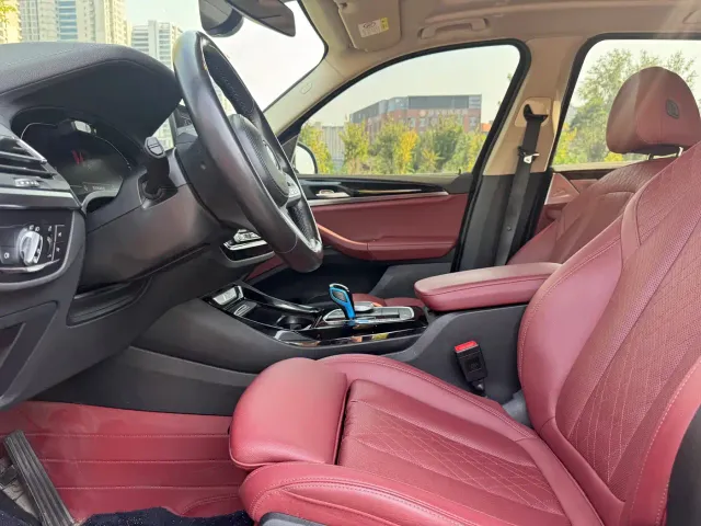 BMW iX3 — Фото автомобиля 4