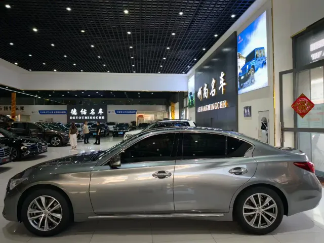 Infiniti Q50L — Фото автомобиля 3